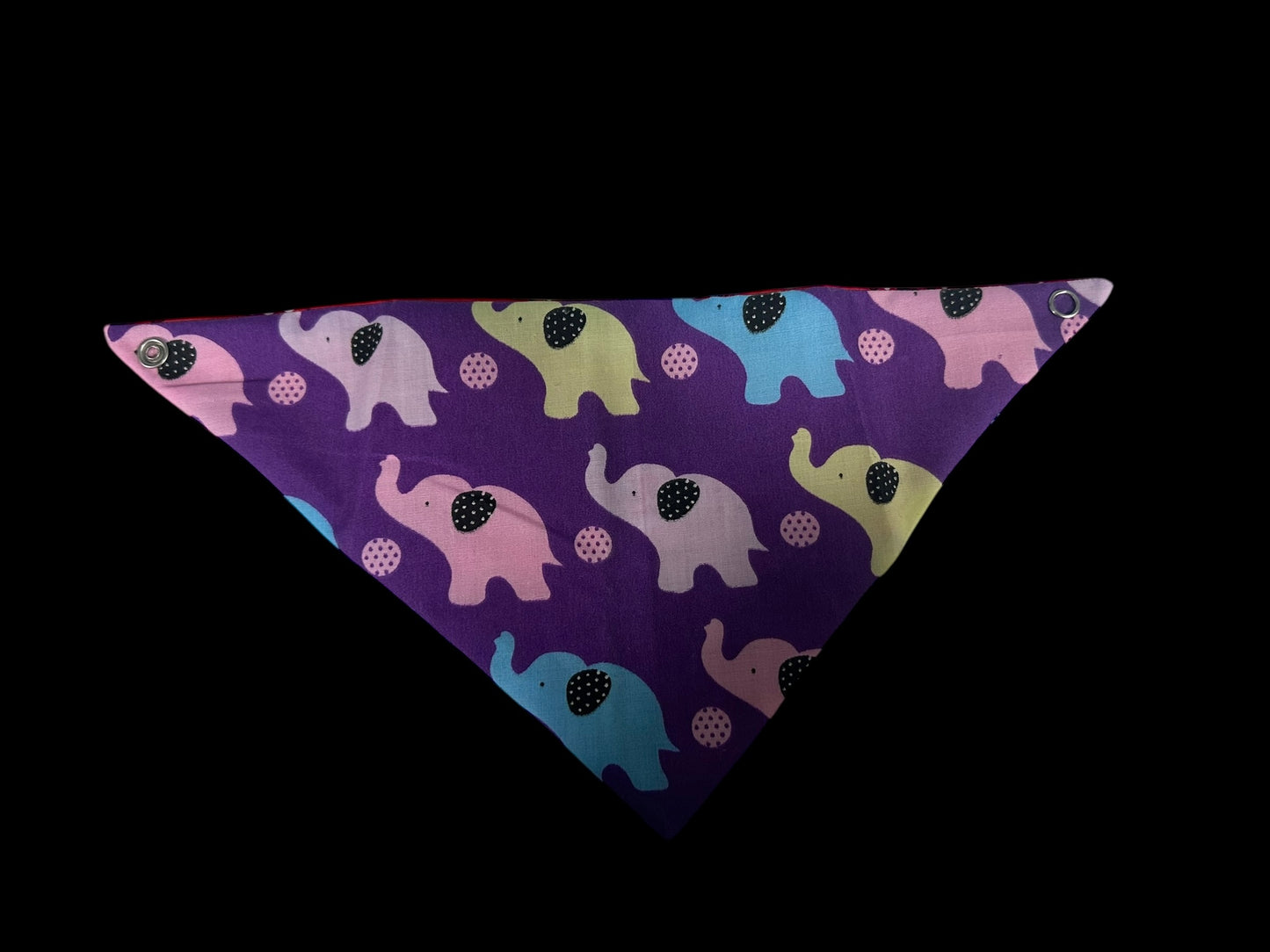 Cat Purple multicoloured elephants / red flowers